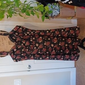 NWT Hot topic,Dark floral Retro dress with pockets 2x elastic waist in back